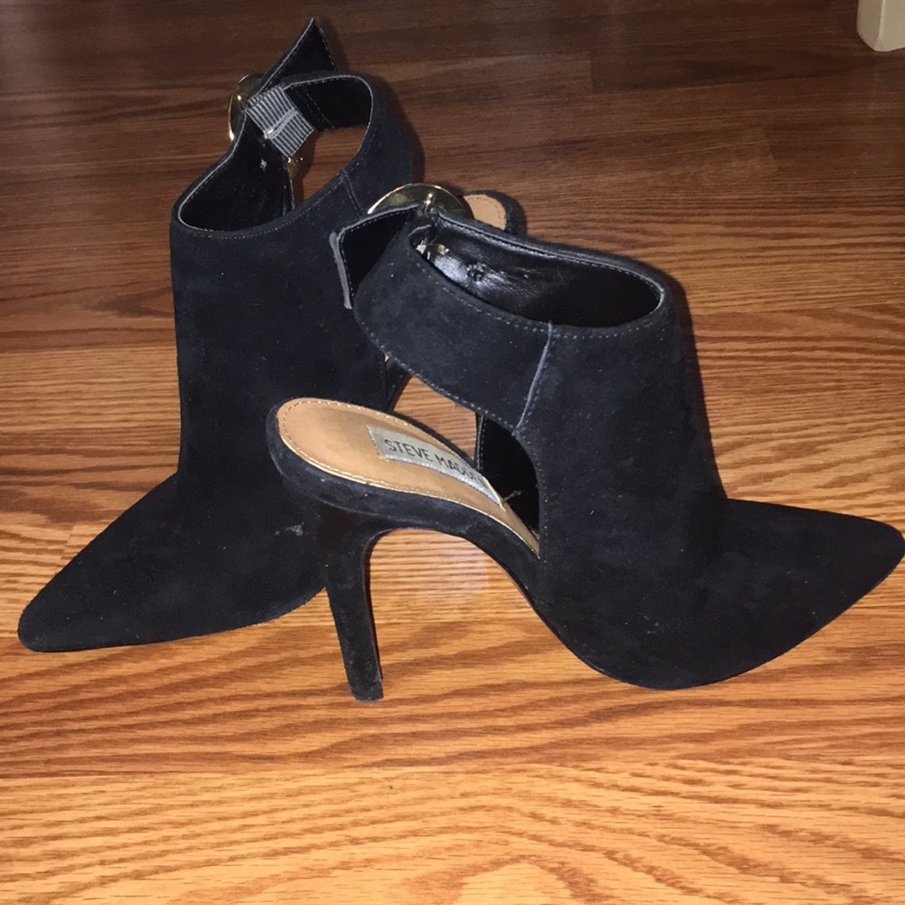 Steve Madden pointer suede heels bootie